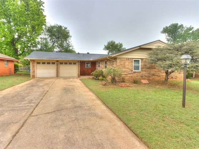 Building Photo - 1639 Westbrooke Terrace