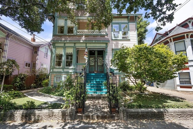 Building Photo - 1231 Park Ave Unit 1231 Park Ave #C - LU