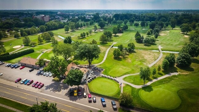 Photo - 2 Bed / 2 Bath Sterling Heights Townhome - Awesome Home, even Better Location