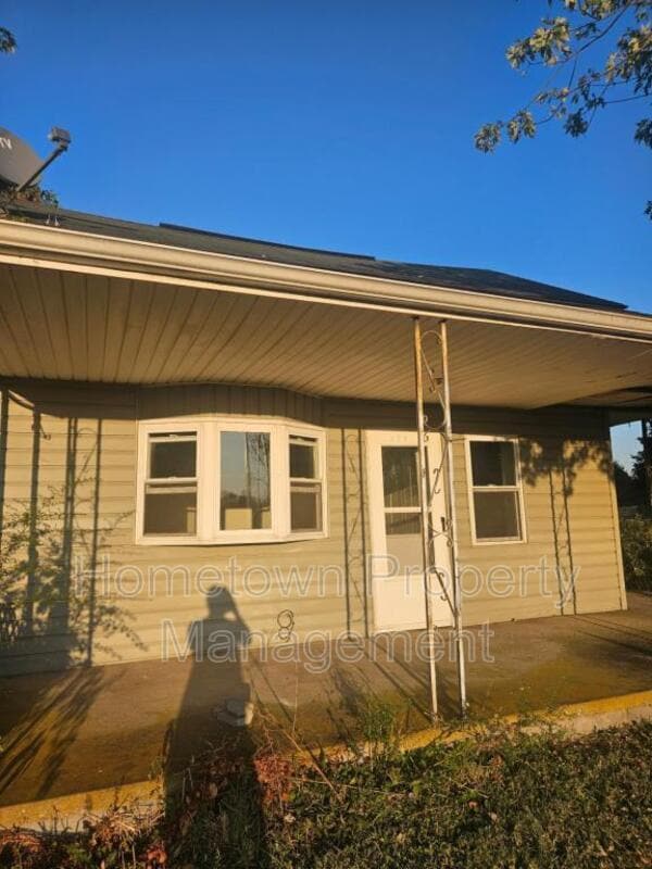 Building Photo - 178 Church St Rental