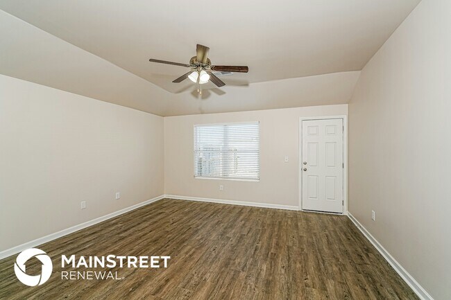 Photo - 160 Jonathan Dr