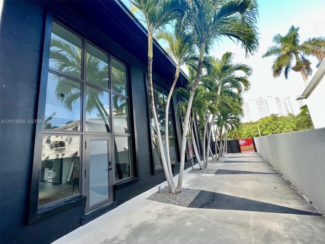 Photo - 1040 NE 78th St Unidad 1