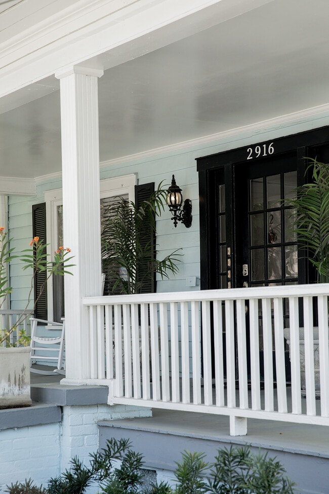 2916-2918 W Bay Vista Ave