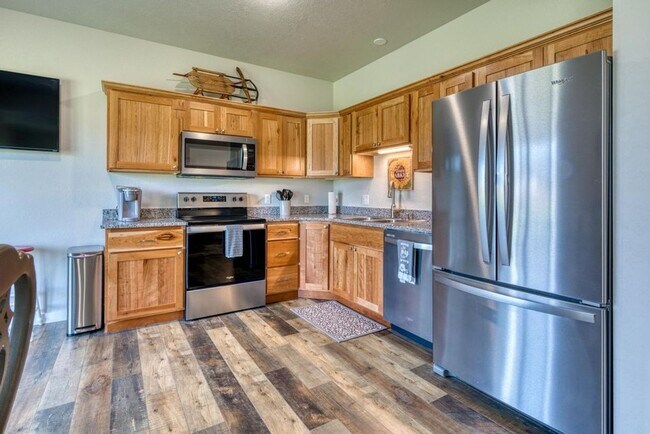 Photo - Beautiful 3 bedroom, 2 bathroom townhome i...