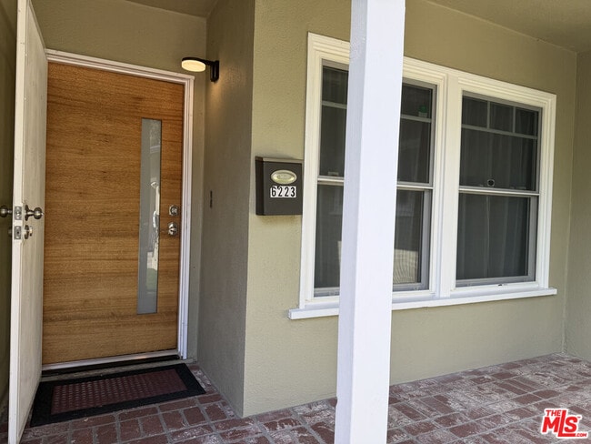 Photo - 6223 Enfield Ave