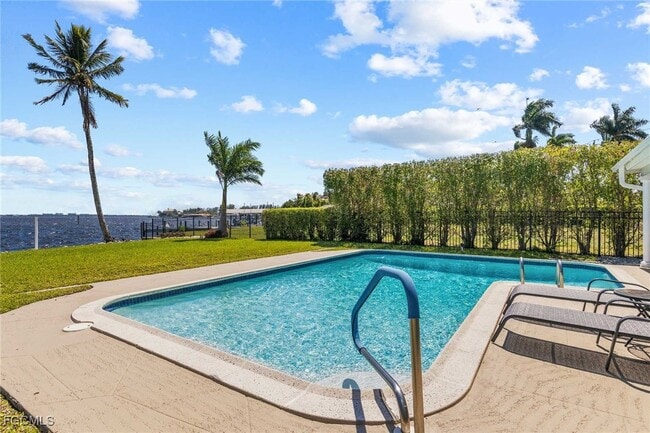 Building Photo - 252 Bayshore Dr Rental