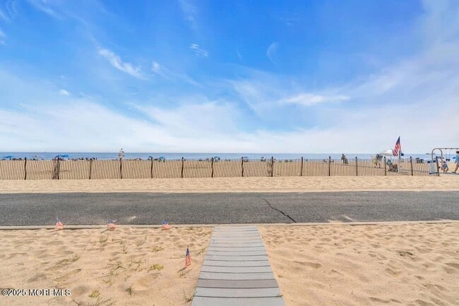 Building Photo - 116 1st Ave Rental