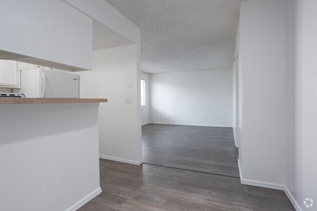 2BR, 1BA - 850SF - Dining Room