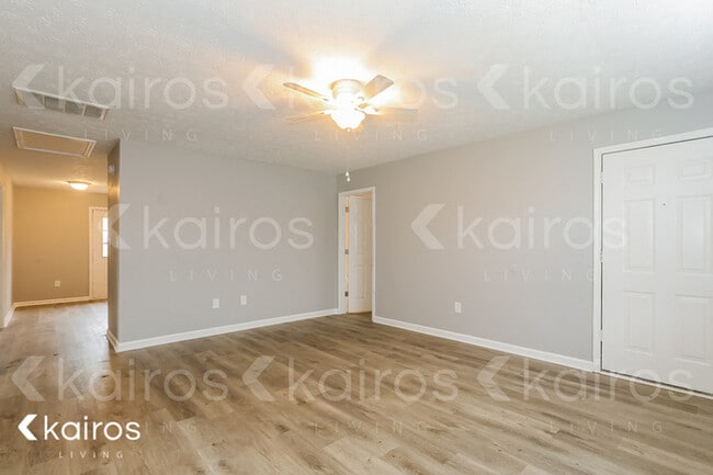 Photo - 415 Deer Park Dr