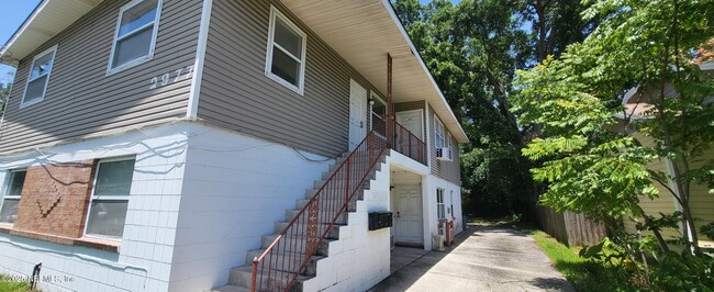 Building Photo - 2977 Collier Ave Rental