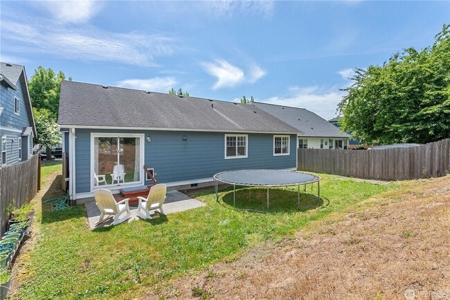 Photo - Beautiful Three Bedroom House in Lynden Fo...