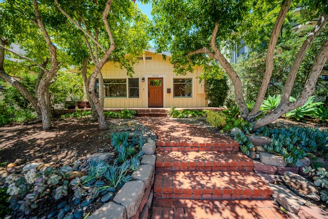 Photo - 3924 Alameda Pl Casa