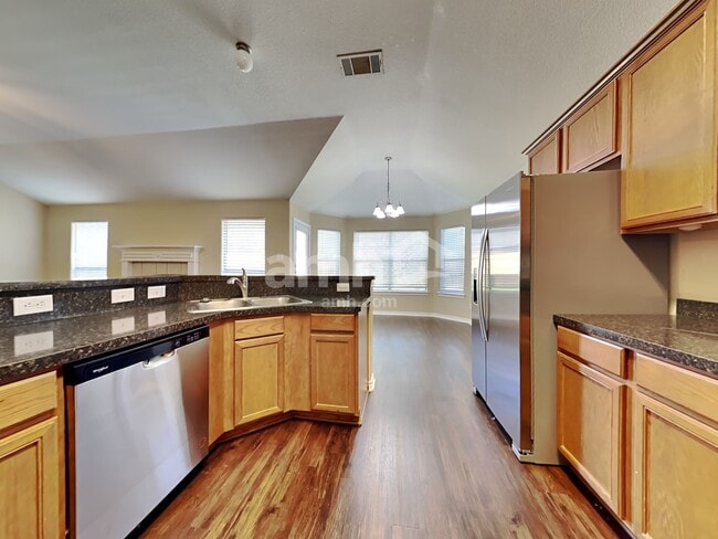 Photo - 1702 Griffin Ln