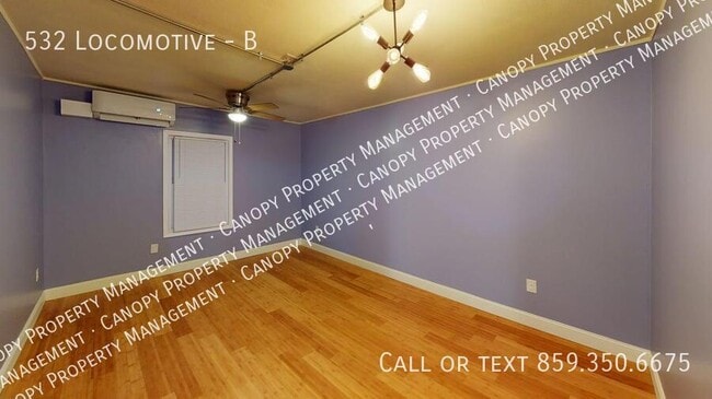 Photo - 532 Locomotive-B Unidad B