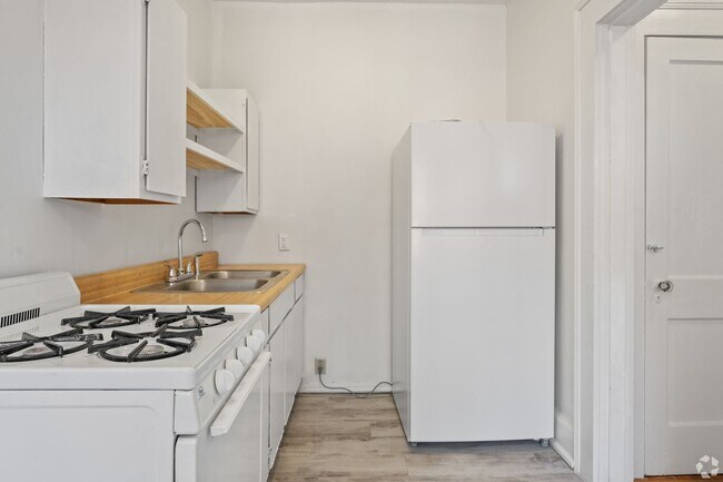 Photo - Montrose and Montclair