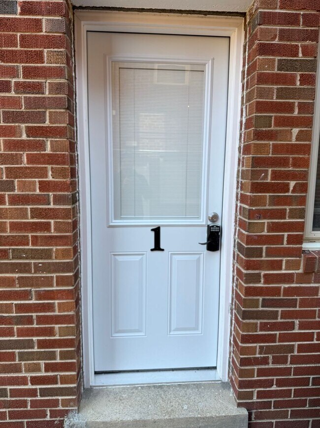 Photo - 8800 Plymouth St Unidad 1