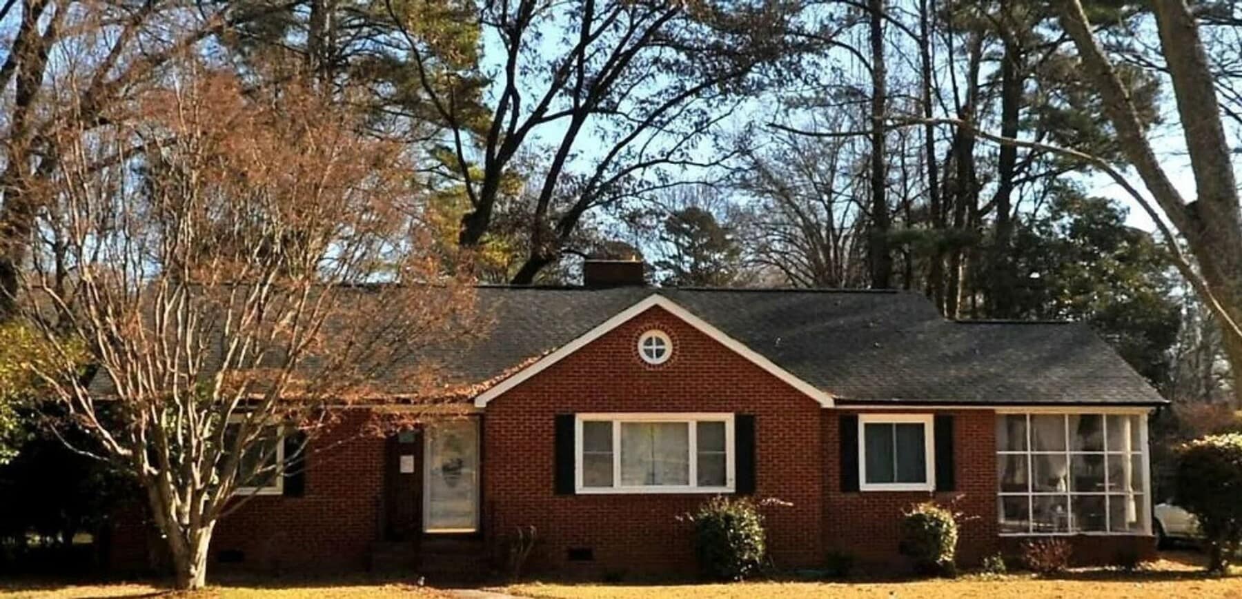 Newly Renovated 3-Bedroom Ranch with Spaci... - Newly Renovated 3-Bedroom Ranch with Spaci... Casa