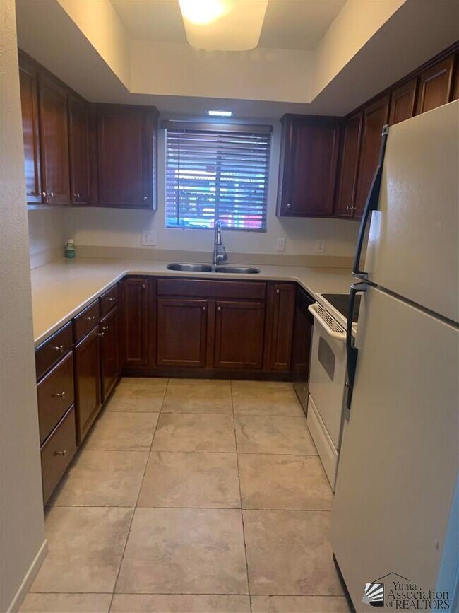 2901 S Palo Verde Ln Condo Unit 7 Condo for Rent in Yuma, AZ