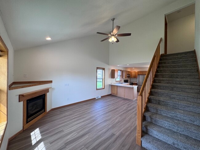 Photo - 627 E Pine St