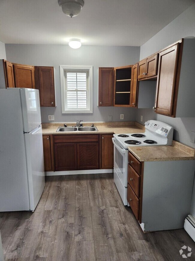 Building Photo - 81 Holyoke St Unit 2 Rental