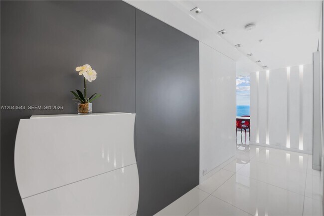 6899 Collins Ave Unit 2208