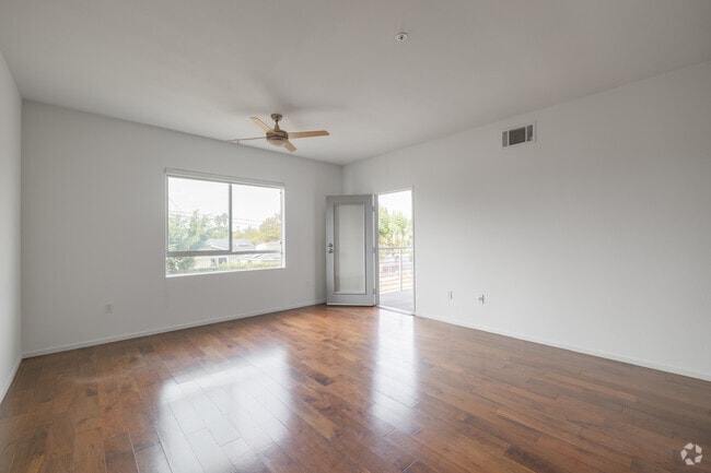 1 BR, 1 BA - 818SF - MV Lofts