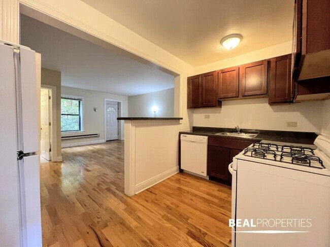 Building Photo - 0 bedroom in CHICAGO IL 60610 Unit 308