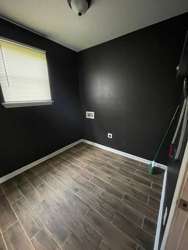 Photo - 1555 Swan Ave Unidad Swan