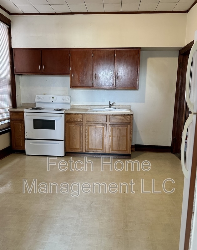 Photo - 825 Church St