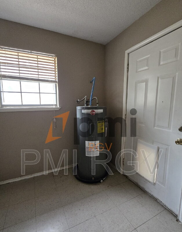 Photo - 2205 Tampico St