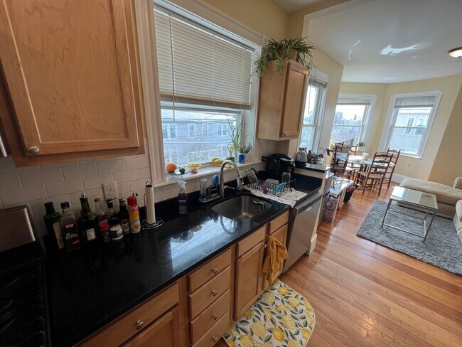 48 Lowell St Unit 2