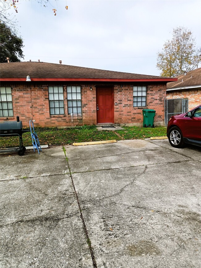 Building Photo - 3410 Crestgrove Dr Rental