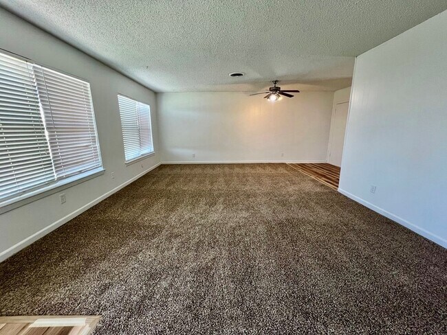 Photo - 1803 Fernwood St