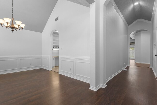 Photo - 405 Harbor Oaks Dr