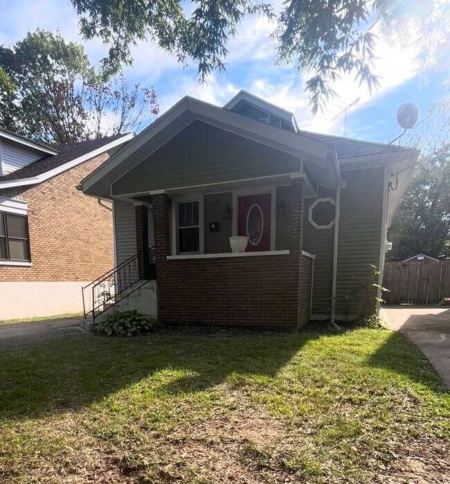 Photo - Beautifully updated 2 bedroom house!