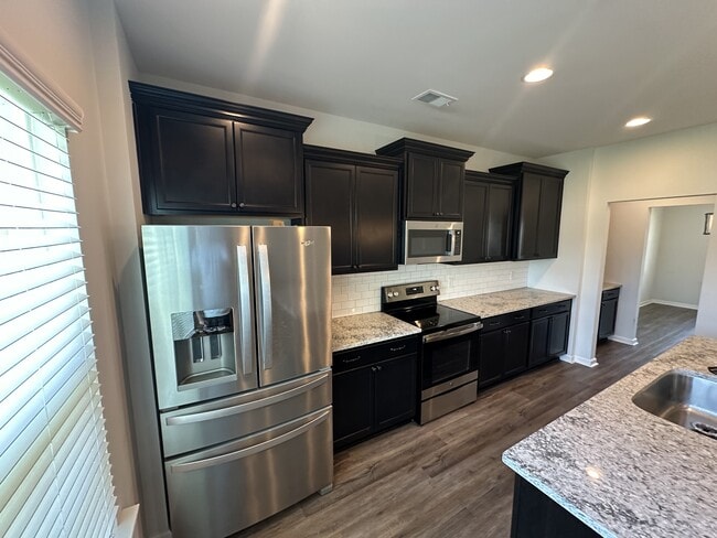 Photo - 74 Gracyn Ln