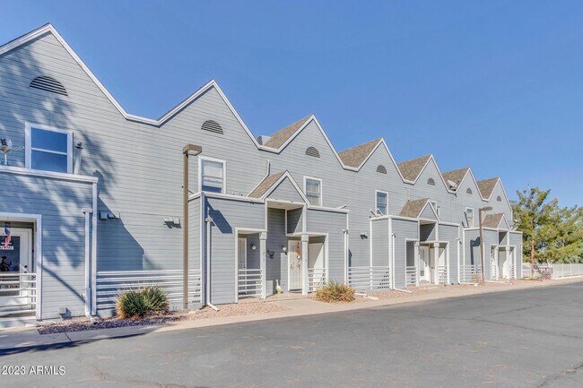 Photo - 1505 N Center St