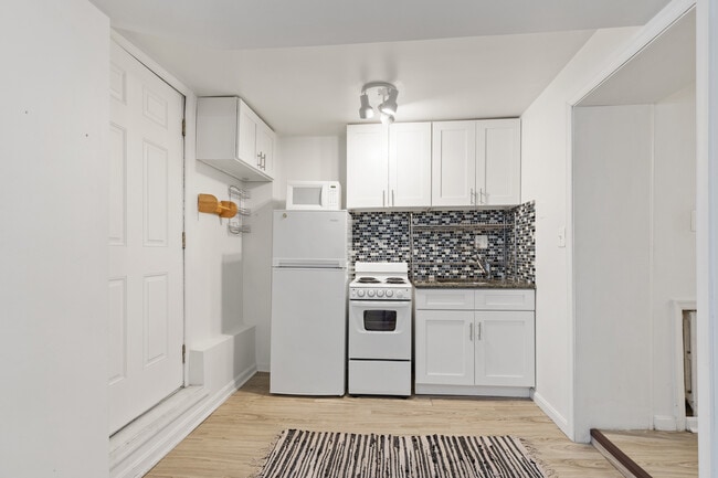 Photo - 1713 D St NE Unit 1 Bed 1 Bath Capitol Hill