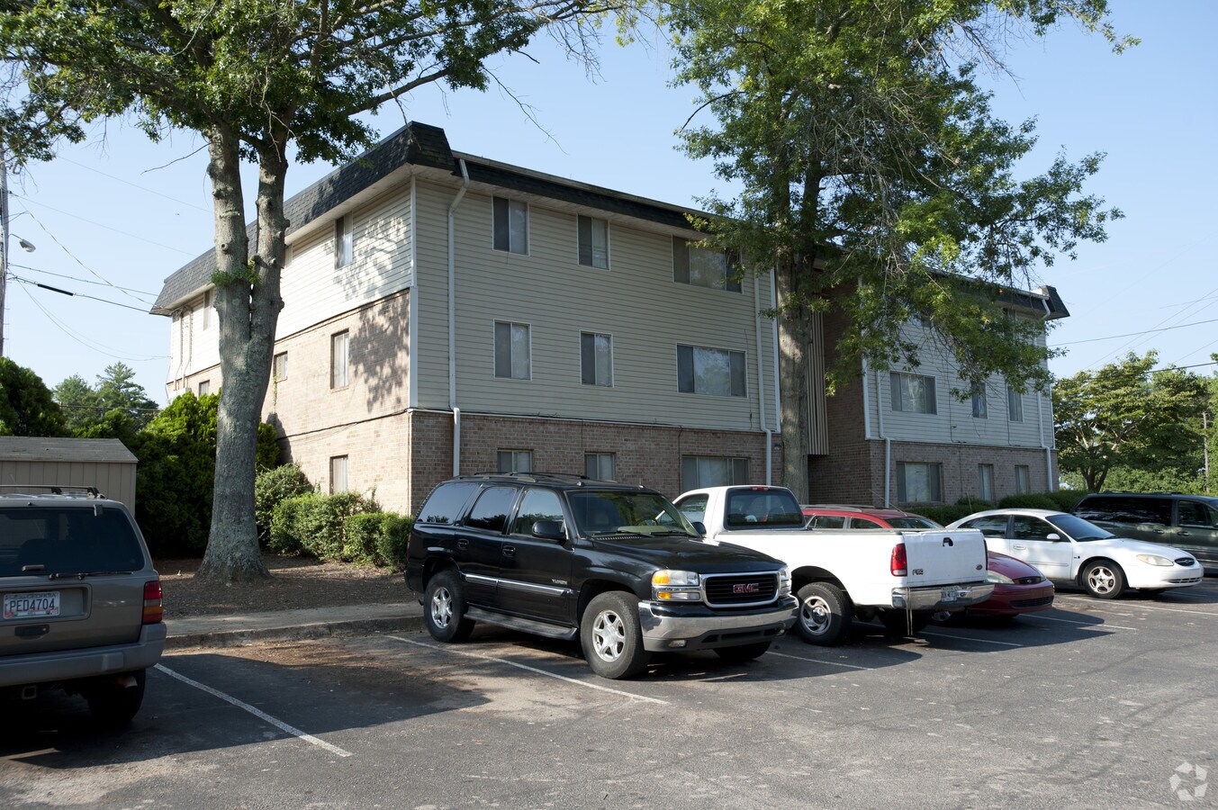Photo - Linwood Apartments