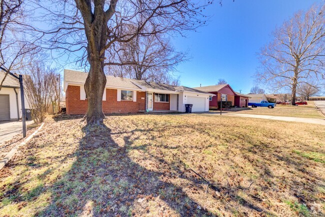 Building Photo - Gorgeous Midtown 3 Bedroom Remodel! Rental