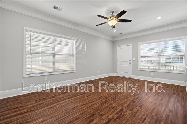 Photo - 417 Senate St