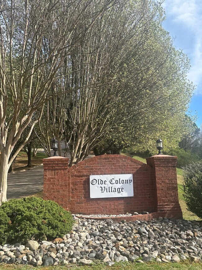 Photo - 814 Coleville Way