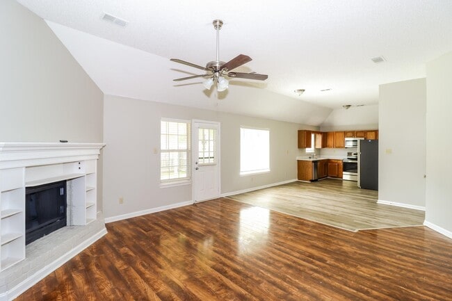 Photo - 4515 Kings Grant Dr