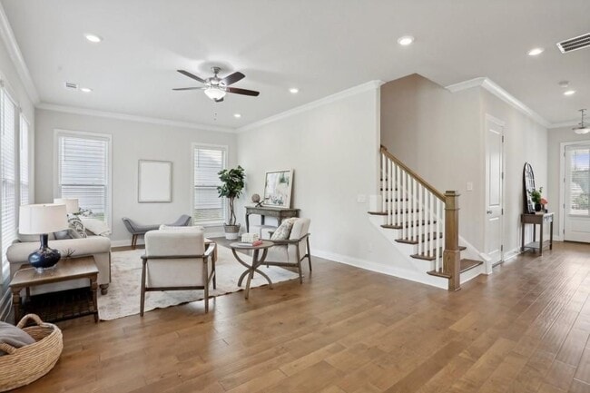 Photo - 1445 Calvert Ln