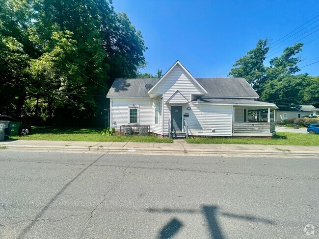 Building Photo - Welcome to this charming 3-bedroom, 1-bath... Rental