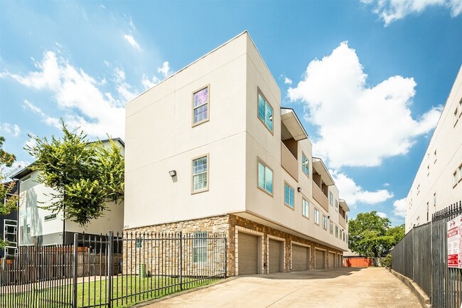Building Photo - 4713 Virginia Ave Unit B Rental