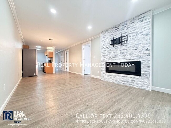 Building Photo - 1111 SW 148th St Unit 2