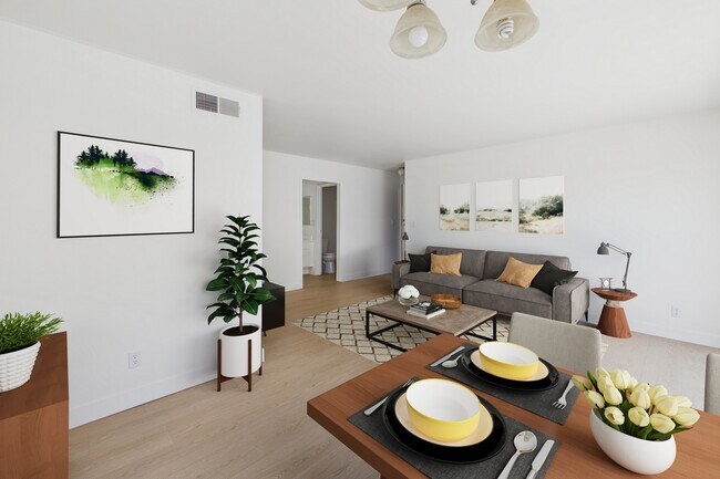 Photo - La Cresta Apartments