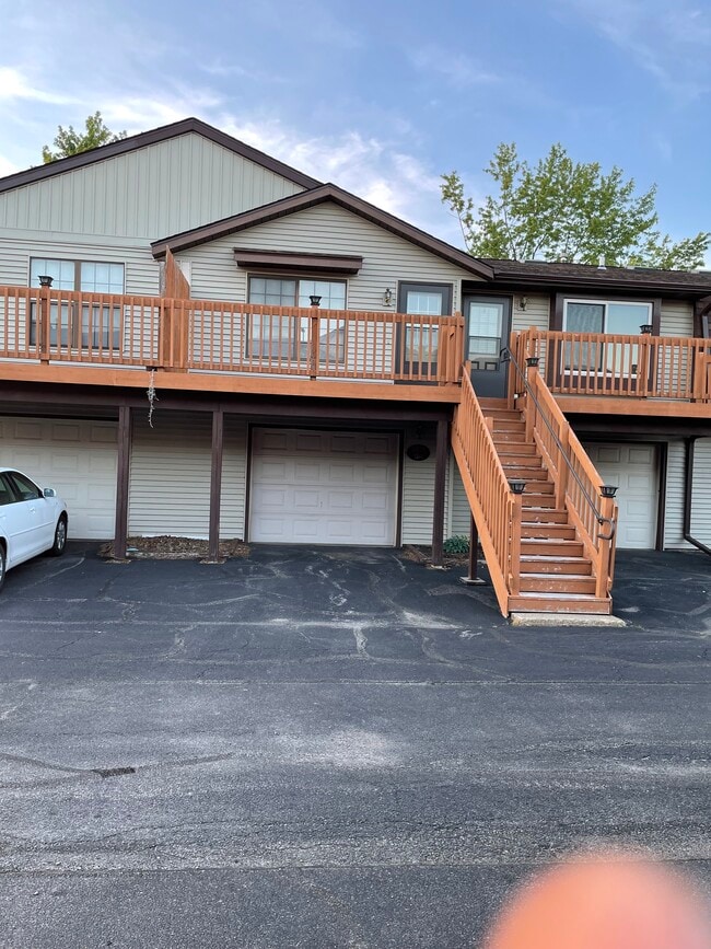 Building Photo - 4019 Lillie Ave Unit 104