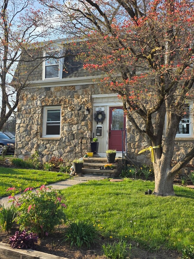 Photo - 13 Madison Pl Unit First Floor